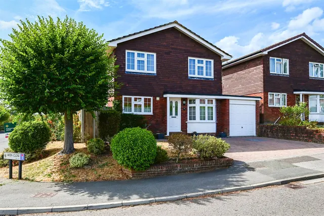 Avon Close, Ash, Guildford, Surrey, GU12 6NS, photo 1