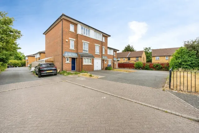 Acorn Way, Bedford, Bedfordshire, MK42, photo 1