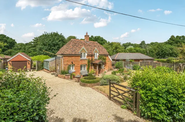 Wellow Wood Road, West Wellow, SO51, photo 1