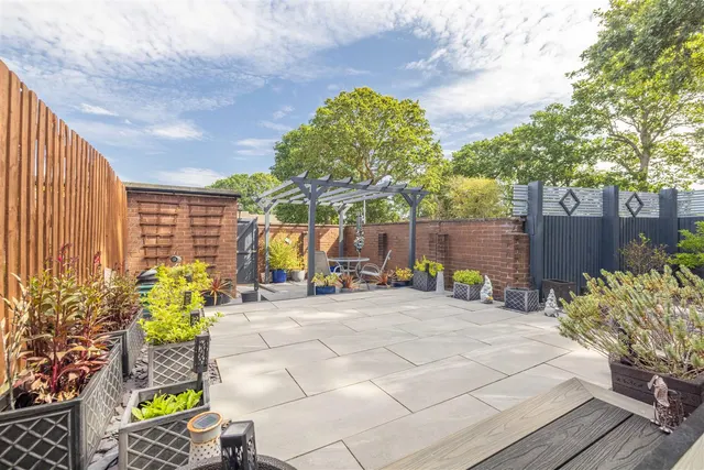Photo 2 — Basford Way, Windsor, SL4 4NF