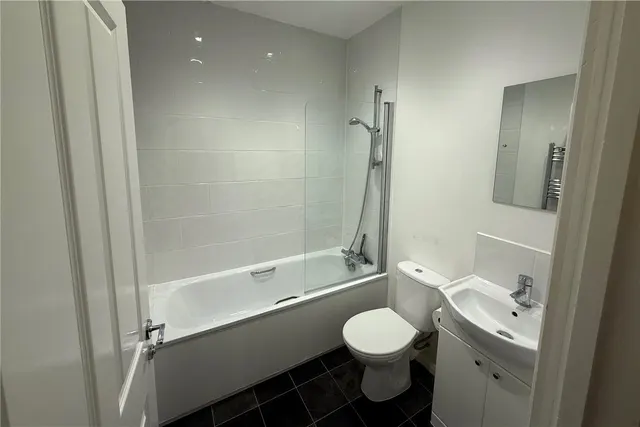 Photo 3 — Kyle House, 21A Lavant Street, Petersfield, Hampshire, GU32
