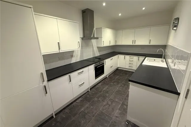 Photo 2 — Kyle House, 21A Lavant Street, Petersfield, Hampshire, GU32