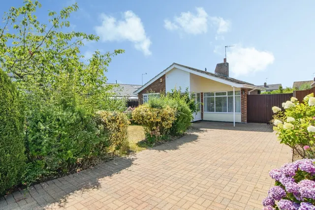Pennygate Drive, Lowestoft, Suffolk, NR33, photo 1