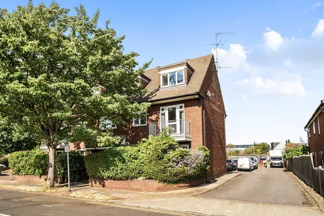 Deane Avenue, Ruislip, HA4, photo 1