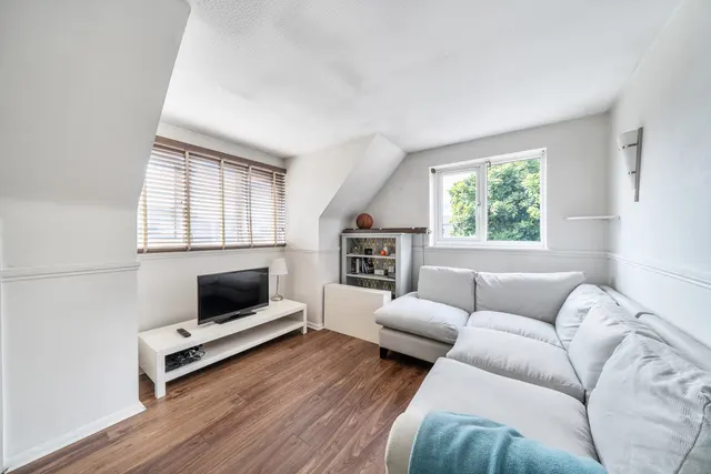 Deane Avenue, Ruislip, HA4, photo 2