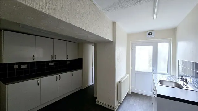Wian Street, Holyhead, LL65, photo 3