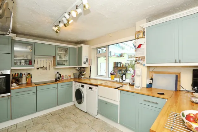 Amberley Close, Crawley, RH10, photo 2