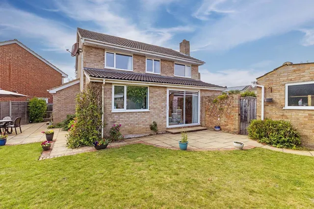 Photo 2 — Hemsdale, Cranbrook Drive, Maidenhead, Berkshire