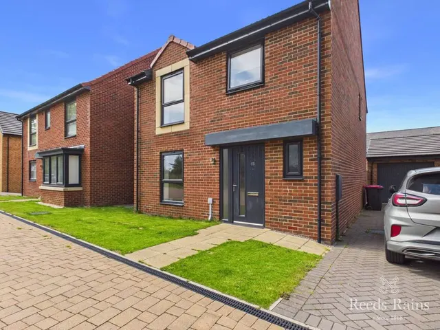 Photo 2 — Schofield Way, Middlesbrough, North Yorkshire, TS4
