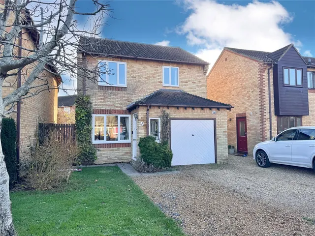 Goldfinch Lane, Lee-on-the-Solent, PO13, photo 2