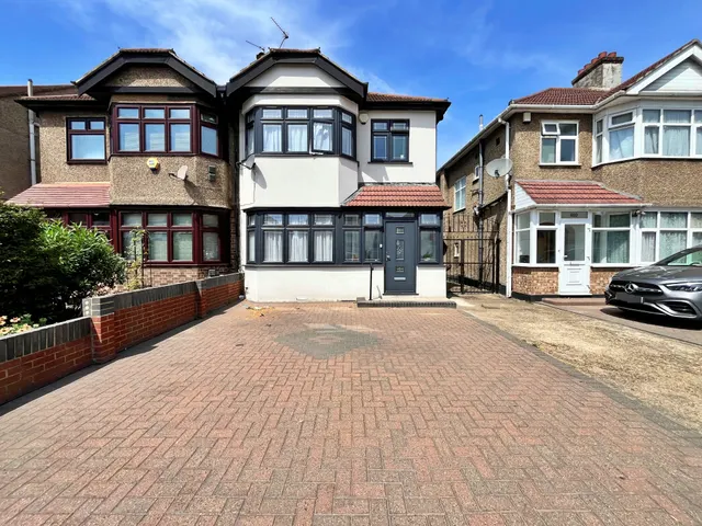 Greenford Road, Greenford, UB6, photo 1