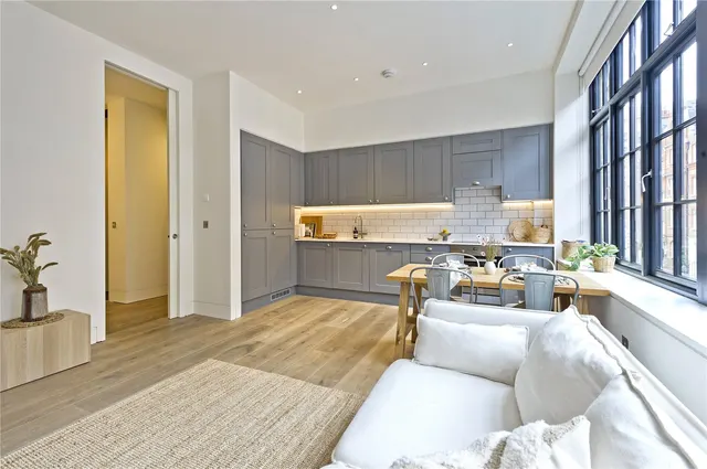 Great Titchfield Street, London, W1W, photo 2
