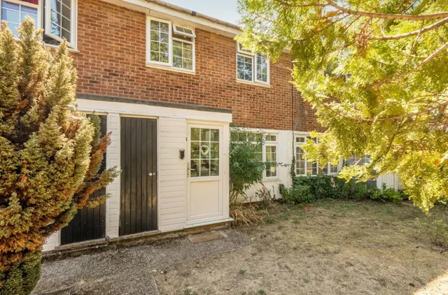 Leafield Close, Woking, GU21, photo 1