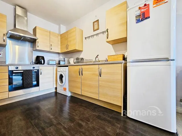 Bramall Place, Church Crookham, GU52, photo 3