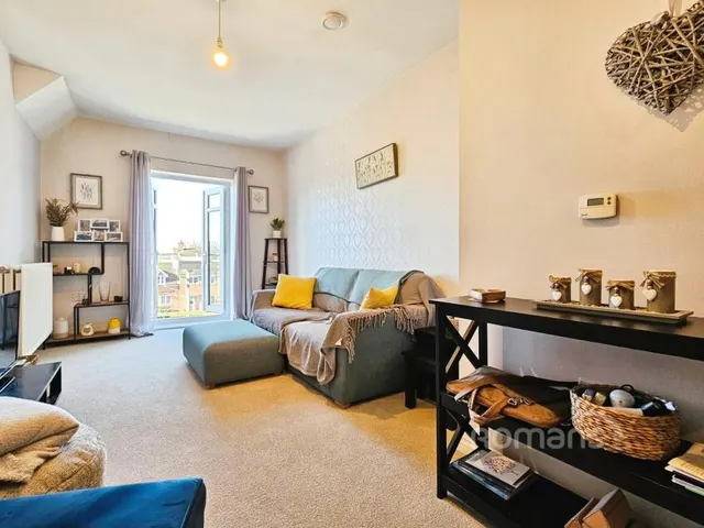 Bramall Place, Church Crookham, GU52, photo 2