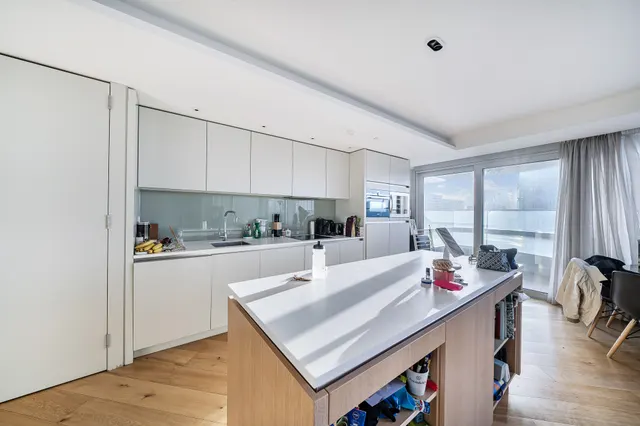 Photo 3 — Flat 1008, Canaletto Tower, 257 City Road, London