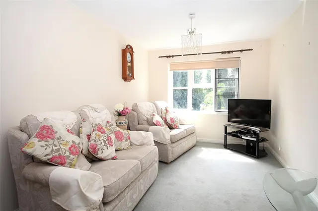 Lenten Street, Alton, GU34, photo 2