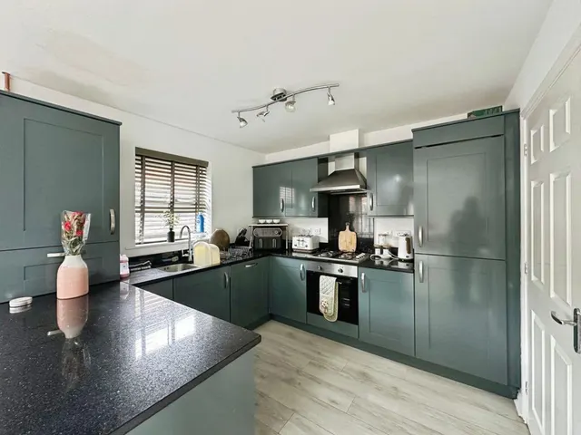Courtleigh Avenue, Barnet, EN4, photo 1
