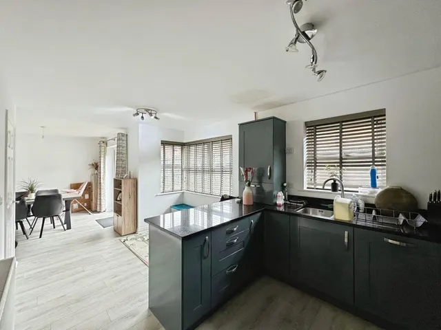 Courtleigh Avenue, Barnet, EN4, photo 2
