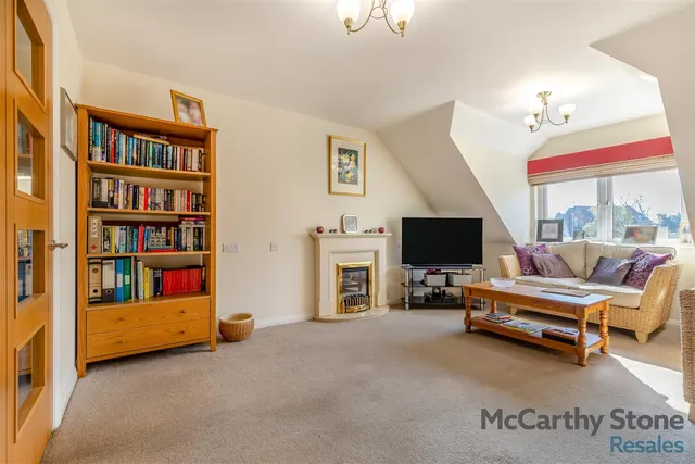 Oakfield, Sale, M33, photo 3