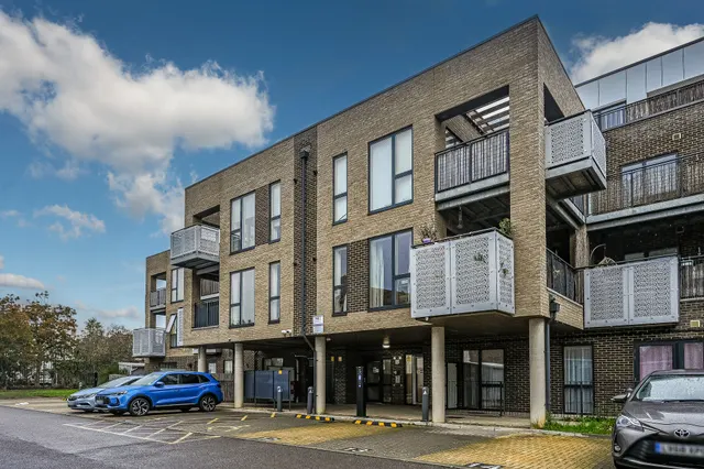 London, SE7, photo 1