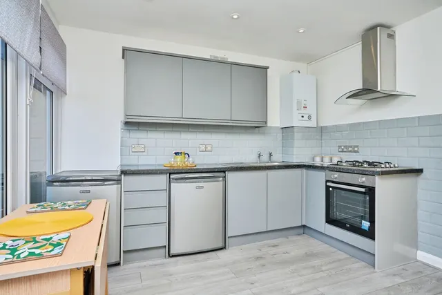 Monks Lane, Freshwater, PO40, photo 3