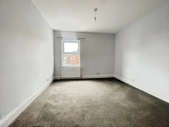 Photo 3 — Percy Road, Watford, Hertfordshire, WD18
