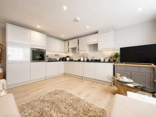 Jackson Court Hazlemere, High Wycombe, HP15, photo 3