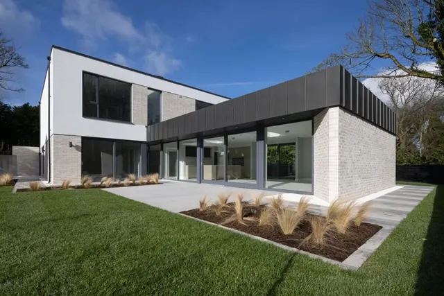 Glen Road, Cultra, BT18, photo 2