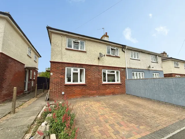Merton Road, Basingstoke, Hampshire, RG21 5UB, photo 1