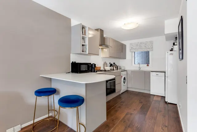 Landau House, Chatsworth Road, London, NW2, photo 1