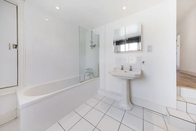 Flat 5, 8 Elvaston Place, London, photo 1