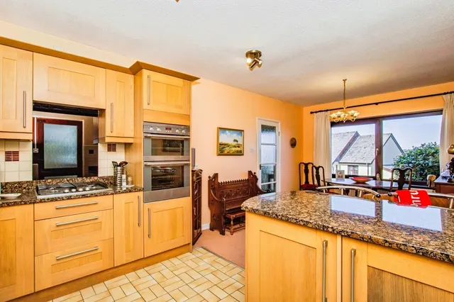 Lawnswood, Saundersfoot, SA69, photo 3