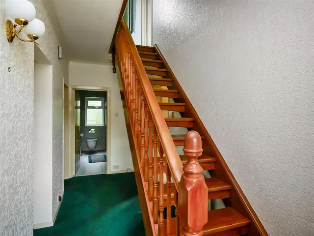 Saintfield Road, Belfast, BT8, photo 3