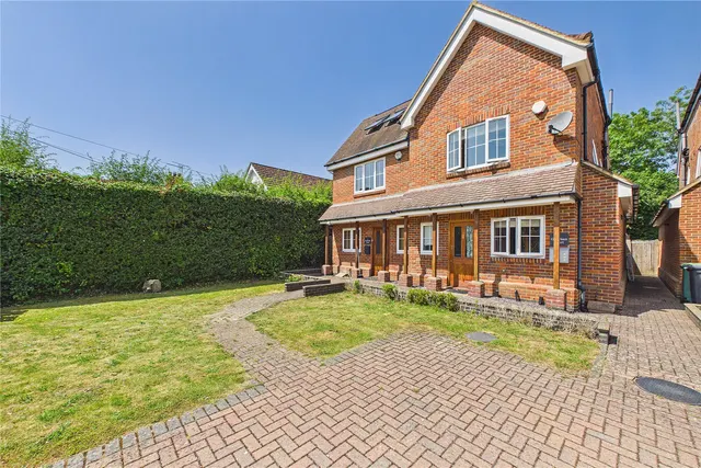 Thorndown Lane, Windlesham, GU20, photo 1