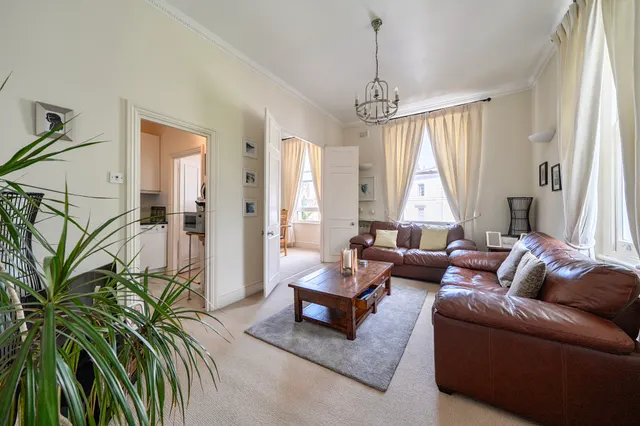 Flat 6, 56 Belgrave Road, London, photo 1