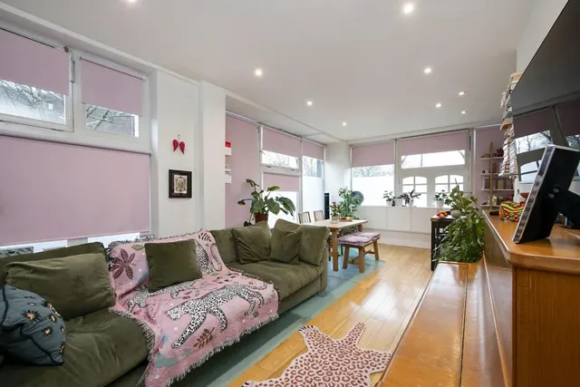 Prince Of Wales Road, London, NW5, photo 2