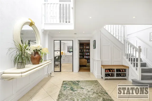 Photo 3 — Greenbrook Avenue, Hadley Wood, EN4 0LS