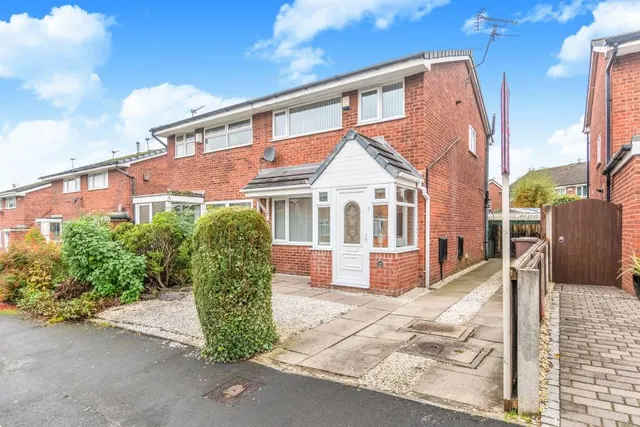 Hillbeck Crescent, Ashton-in-Makerfield, WN4, photo 1