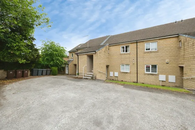 Photo 3 — Clifford Road, Sheffield, S11