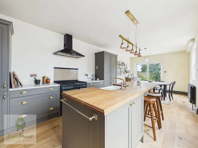 Goddington Road, Strood, ME2, photo 1