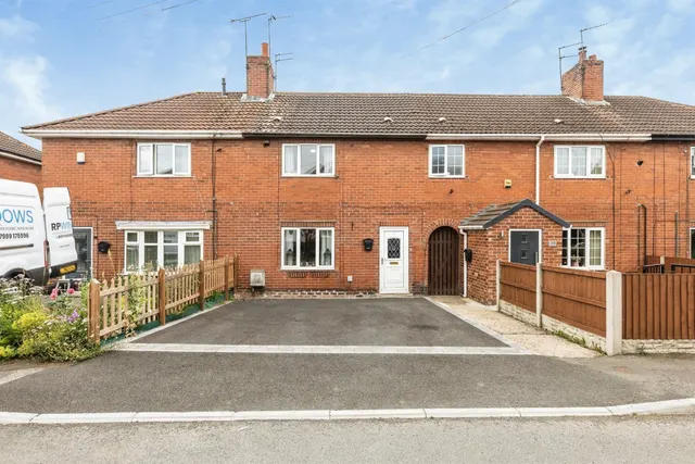 Clayton Avenue, Upton, Pontefract, photo 1