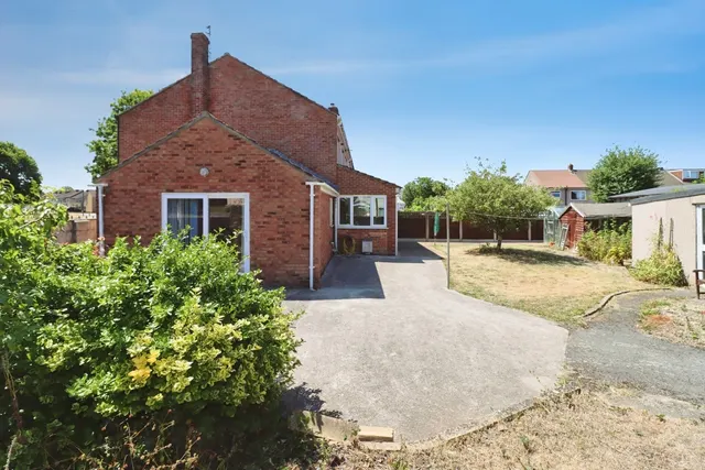 Photo 3 — Blackhorse Place, Mangotsfield, Bristol, BS16