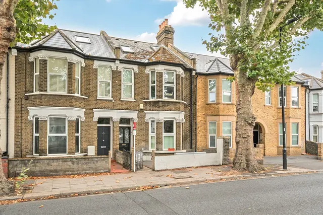 2 bedroom flat — Acton Lane, Acton, London, W3