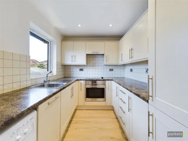 Broad Hinton, Twyford, RG10, photo 2