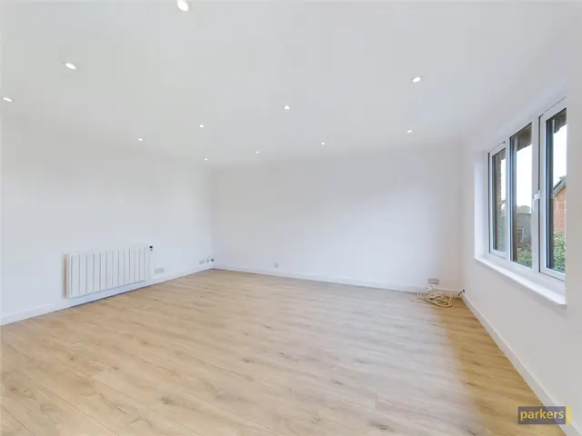 Broad Hinton, Twyford, RG10, photo 3