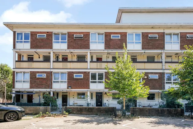 105 Fairfoot Road, London, E3 4EJ, photo 1