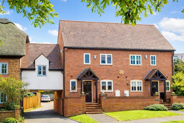 4 bedroom property, Bushel Cottage, The Maltings, OX15