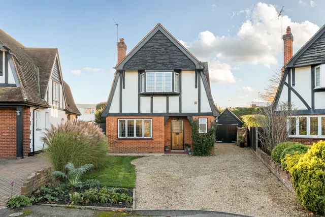 The Close, West Byfleet, KT14, photo 1