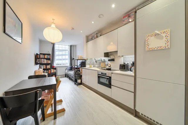 Windsor Street, Uxbridge, UB8, photo 3